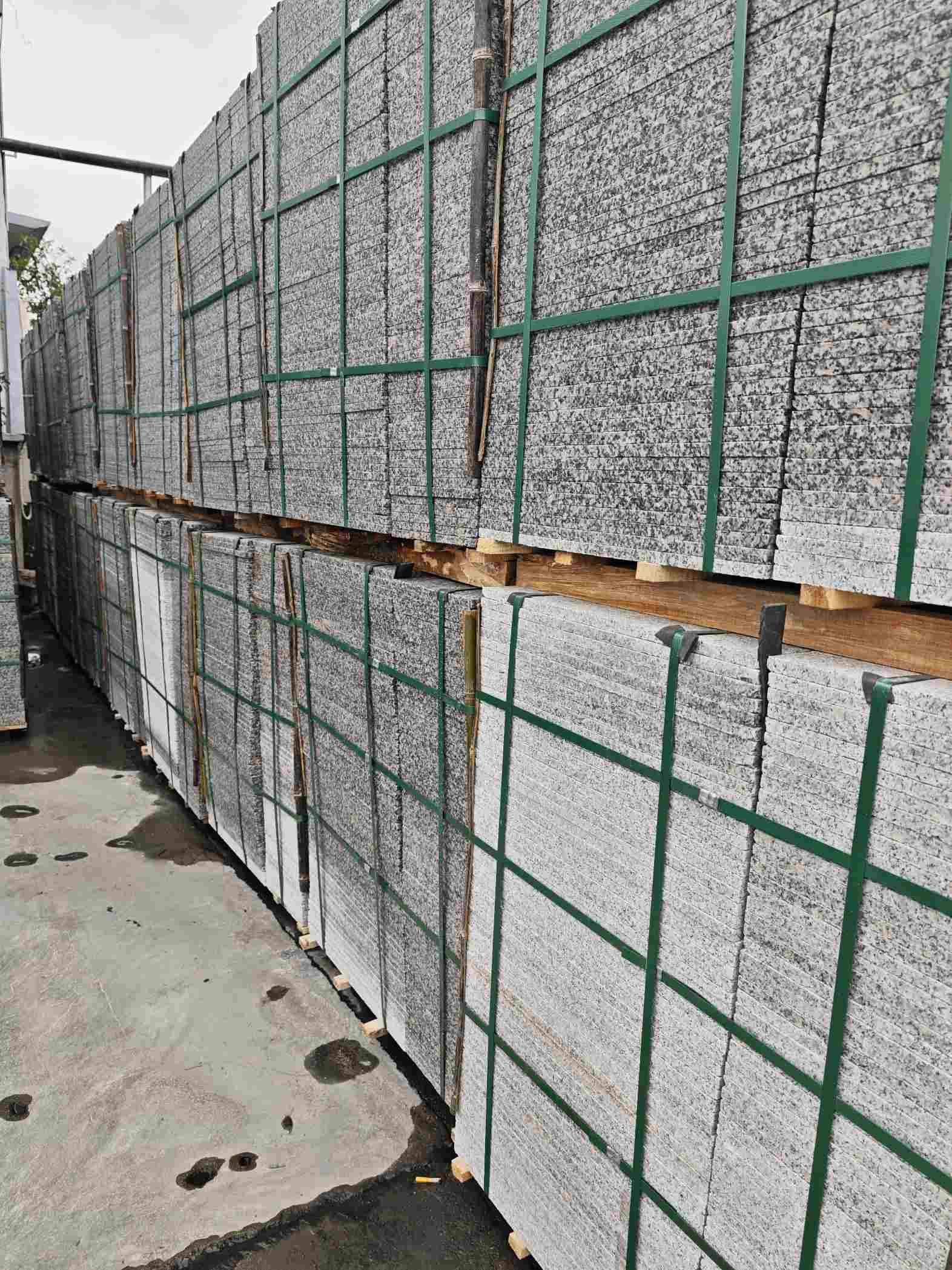 鸡西芙蓉白地铺石，石材地铺石