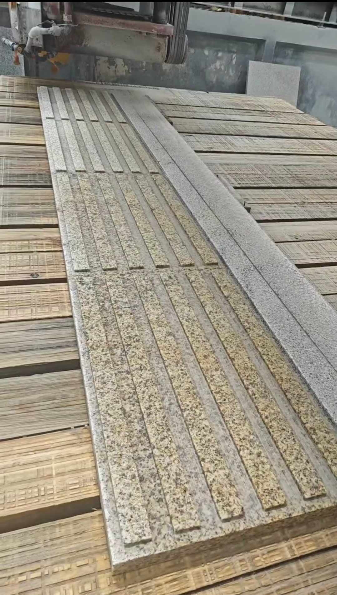 鸡西黄金麻盲道石 盲条