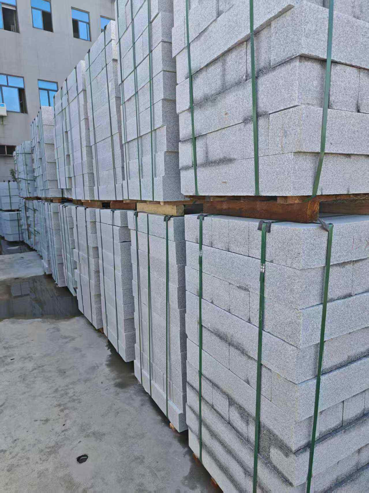 鸡西芝麻白路牙石，路侧石