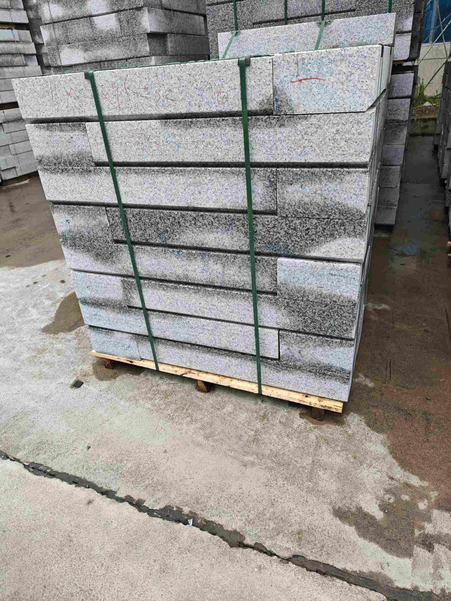 鸡西芙蓉白路牙石，马路牙子